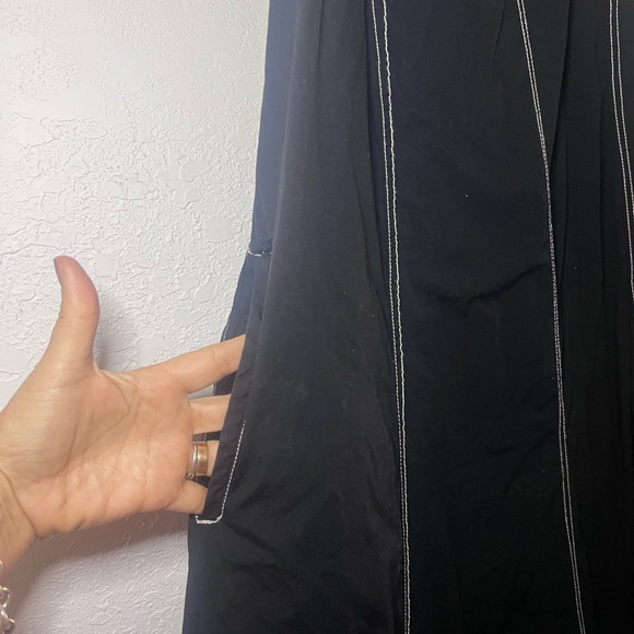 Black Dress - Picture 3 of 7